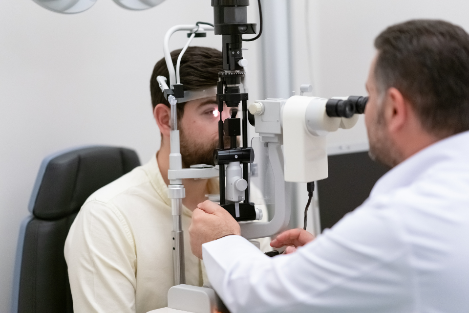 customeyes-blog-eye-exam