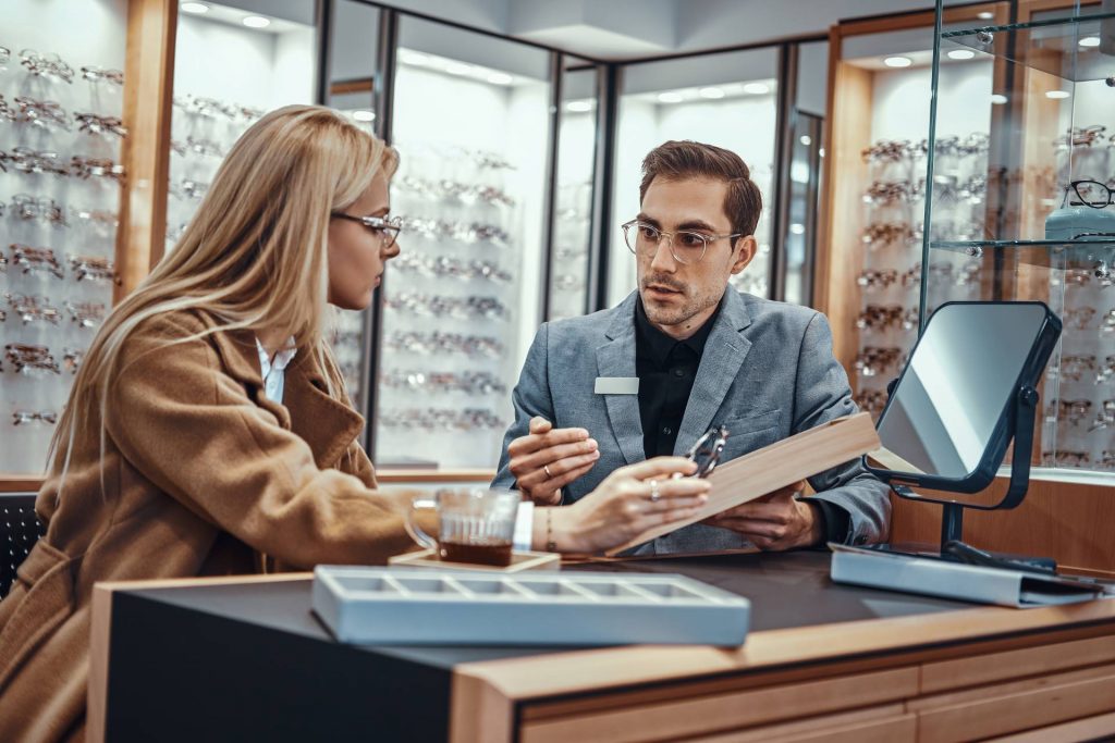 glasses-consult-customeyes Woman at Glasses Consult
